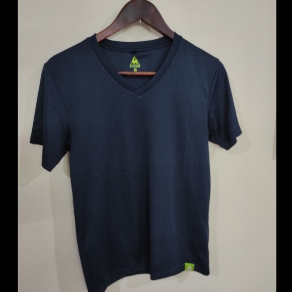 Blue T-shirt 💙 - Picture 2 of 6